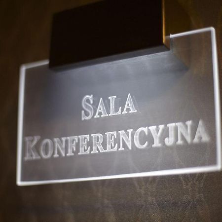Hotel Maxima Wolanow Экстерьер фото