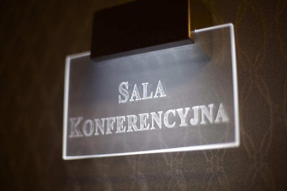 Hotel Maxima Wolanow Экстерьер фото
